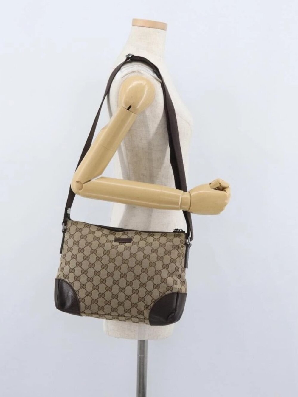 GUCCI GG Canvas Shoulder Bag Beige Silver 114273 Auth bs33435